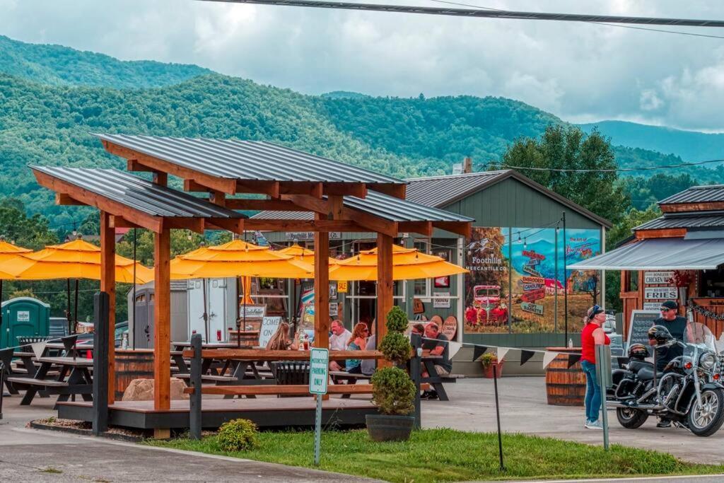 The Moondance Cabin By Lightfoot Stays Vacation Rentals Sevierville Bagian luar foto