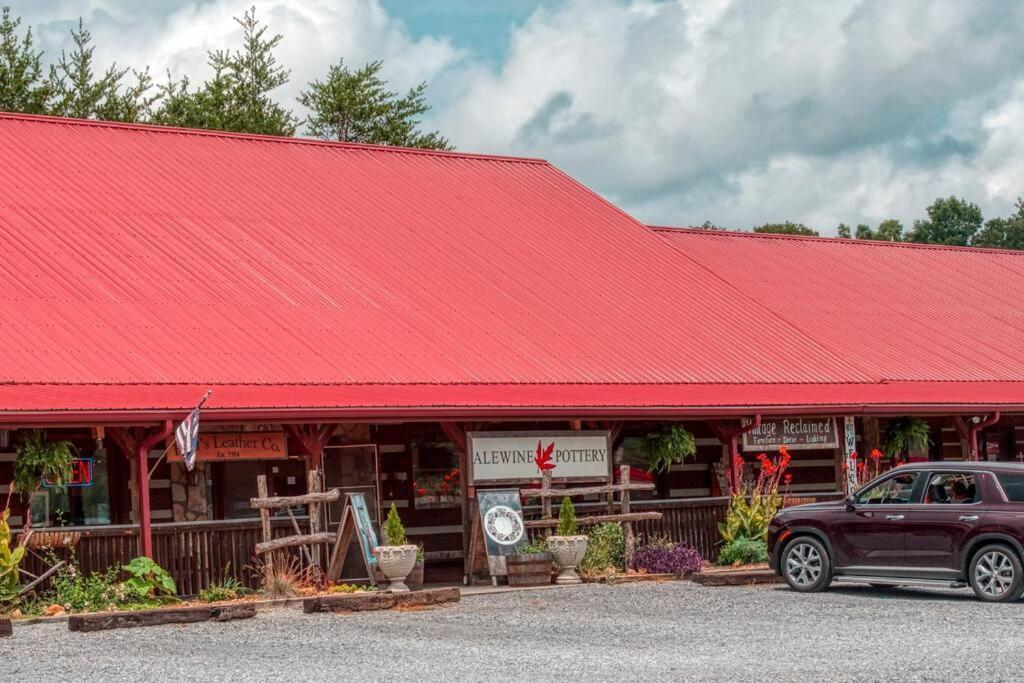 The Moondance Cabin By Lightfoot Stays Vacation Rentals Sevierville Bagian luar foto